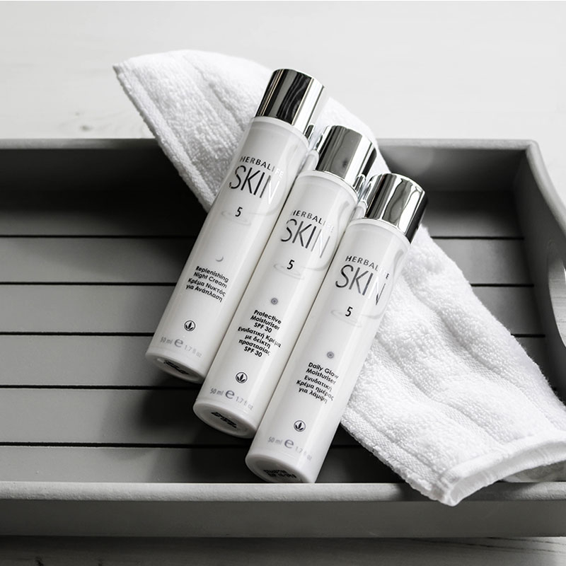 קרם פנים (יום) המעניק לחות וברק טבעי - הרבלייף ®SKIN